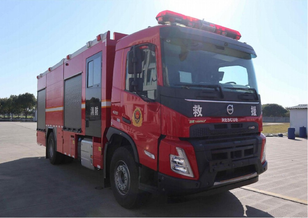 WKL5210GXFPM80/A型泡沫消防车