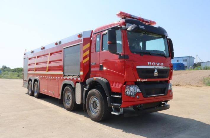 WKL5420GXFPM240型泡沫消防车
